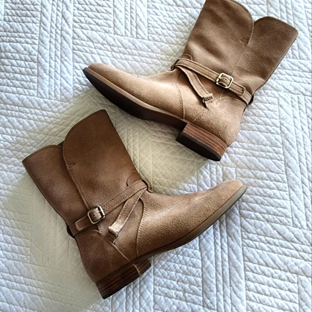 Koolaburra by UGGS  suede leather boots